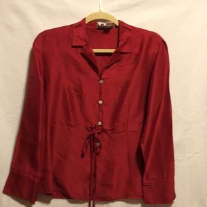 Silk medium in red.